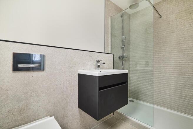 5 bed Detached for sale Image 12