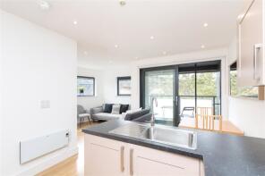 Flat 1, 171, Tower Bridge Road, London SE1 2AW