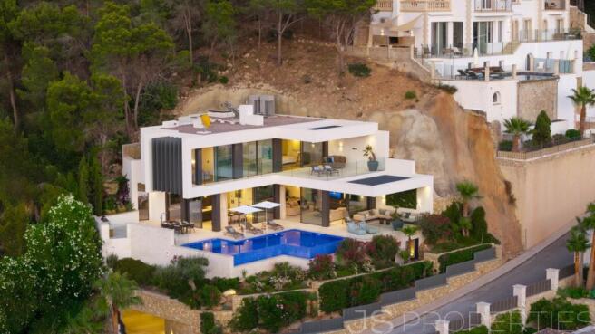 Ultra modern new build villa in Cala Llamp
