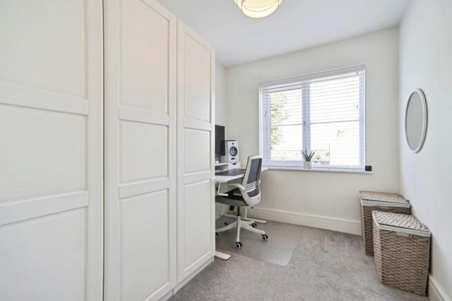 3 bed Terraced for sale Image 12