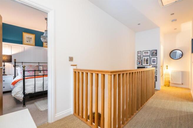 FIRST FLOOR LANDING