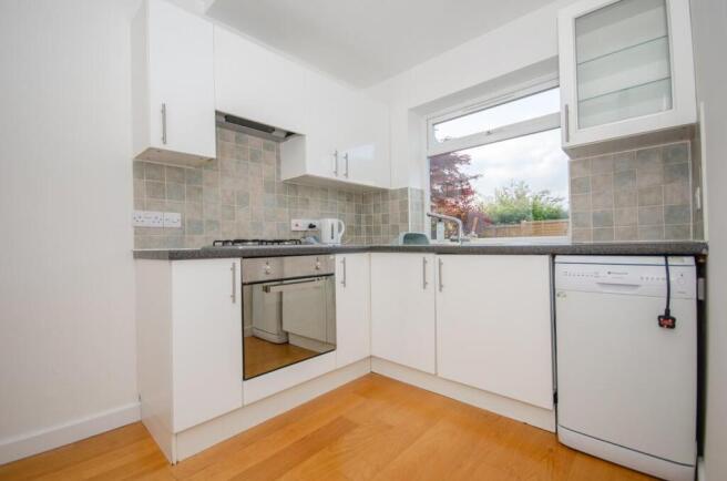 Kitchen pic 2.jpg