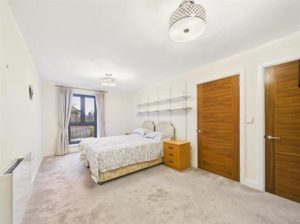2 bed Retirement Property for sale Image 8