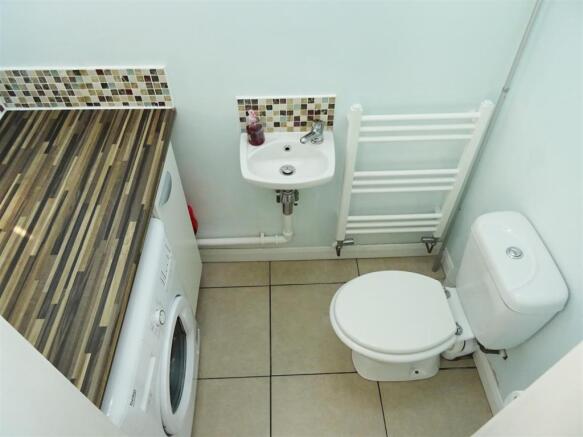 Utility Cloaks/Wc