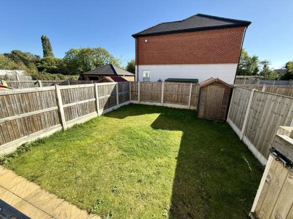 3 bed House to rent Image 12