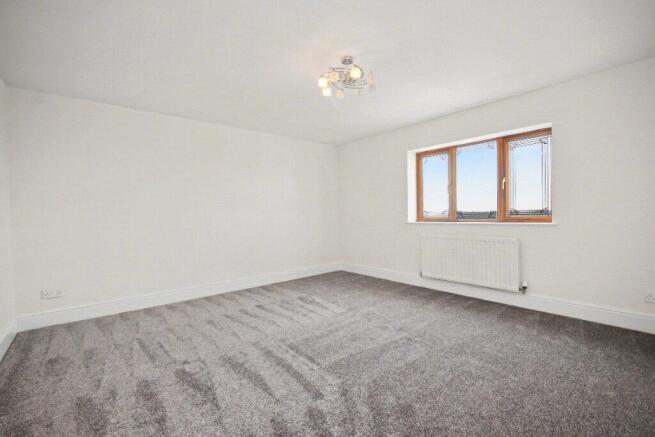 4 bed Detached for sale Image 10