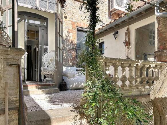 Photo 2