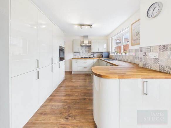 Dining kitchen