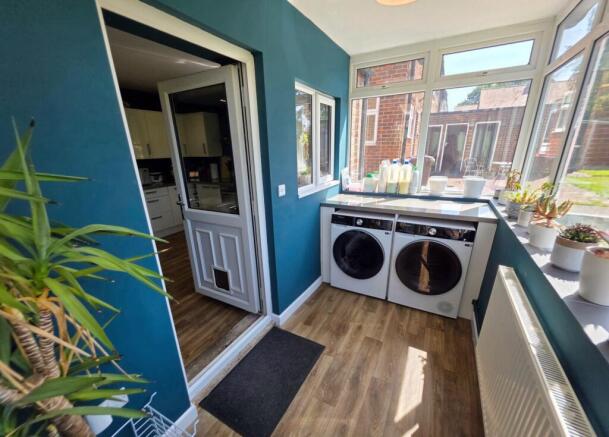 3 bed Semi-Detached for sale Image 6