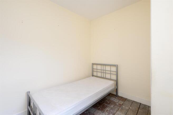 3 bed Terraced for sale Image 11