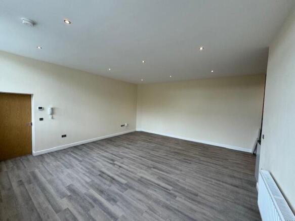 1 bed Apartment to rent Image 6