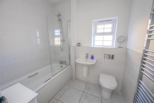 2 bed Flat for sale Image 12