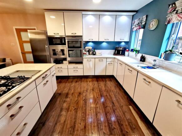 Kitchen/Dining Room