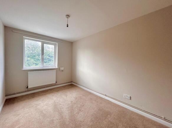 2 bed Flat to rent Image 4