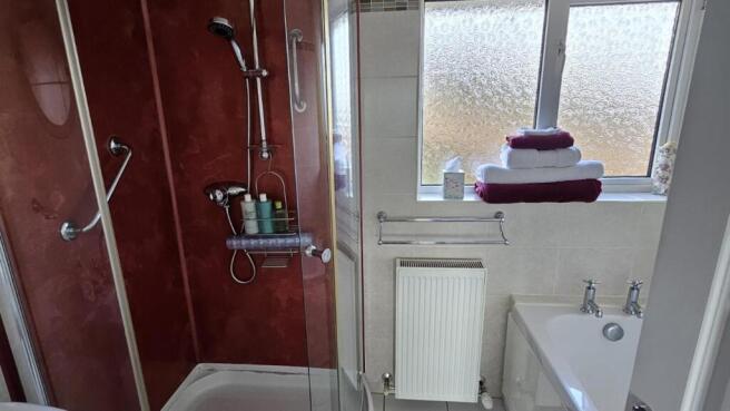 4 bed Detached to rent Image 12