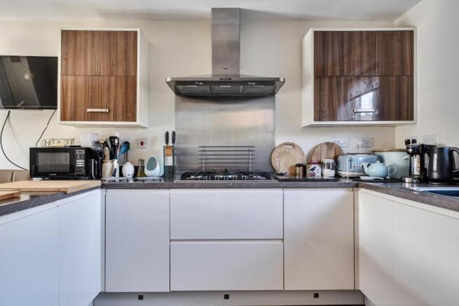 4 bed Detached for sale Image 8