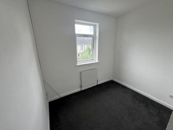 3 bed House to rent Image 6