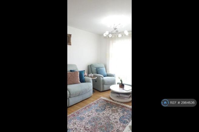Sitting Area ( With Access To Garden)