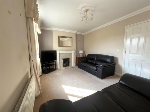 lounge 3.JPG
