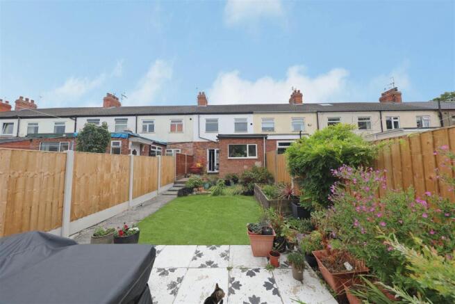 3 bed Terraced for sale Image 11