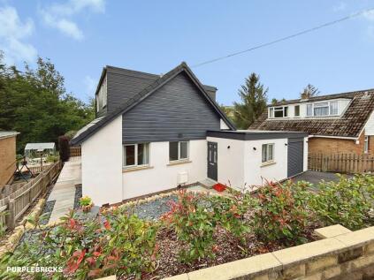 Shawfield Avenue, Holmfirth, HD9