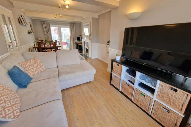 Sitting Room/Dining 