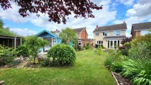 10, Canterbury Road, Werrington, Peterborough PE4 6PE