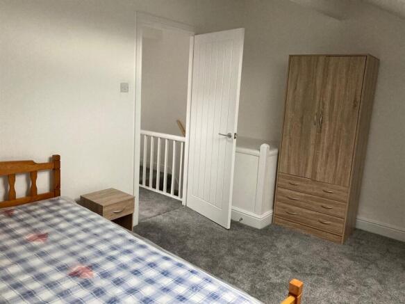 4 bed Terraced to rent Image 8