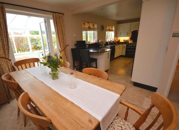 Dining Kitchen.JPG