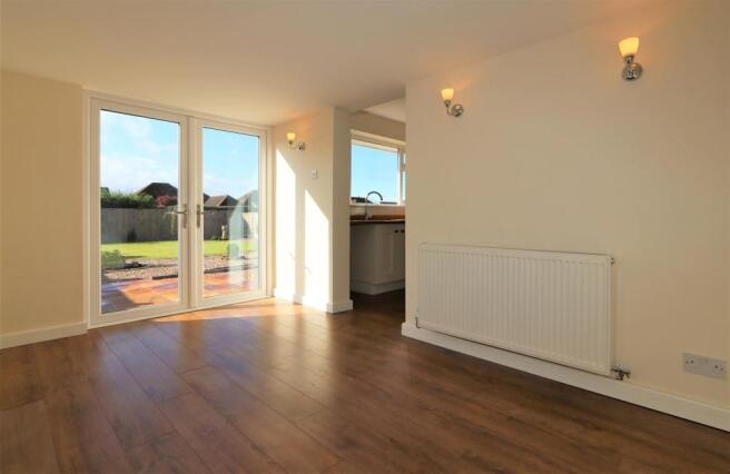 SEPARATE DINING ROOM
