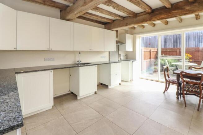 Kitchen/ Dining Room