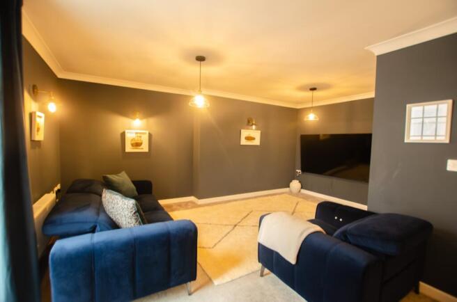 12 Royffe Way Bodmin 01208 74182-23