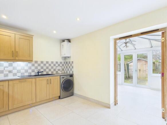 CAM01338G0-PR0167-STILL008