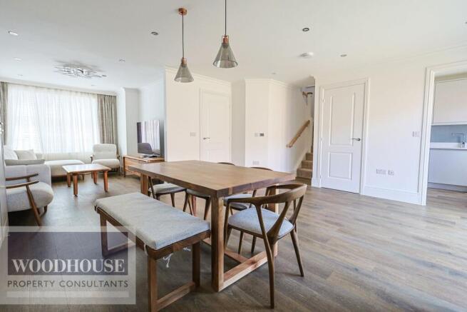 House in Broxbourne, Goffs Oak - View 4
