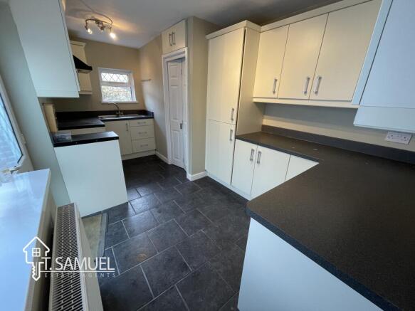 Kitchen a.JPG