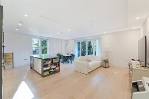 2, Pakenham House, Atkinson Close, London SW20 0FA