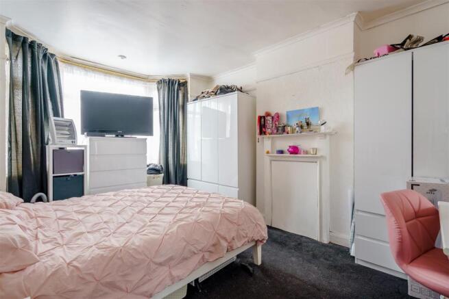 8432873-interior03.jpg