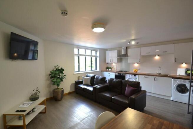 F6 - SITTING & KITCHEN.jpg