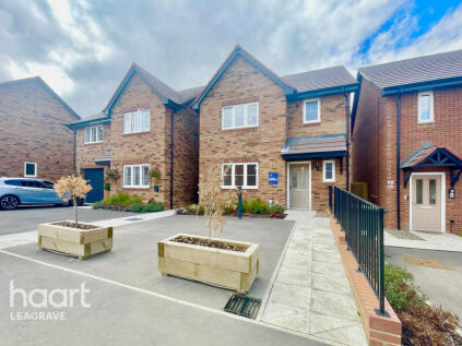 Glamis Croft, Harlington