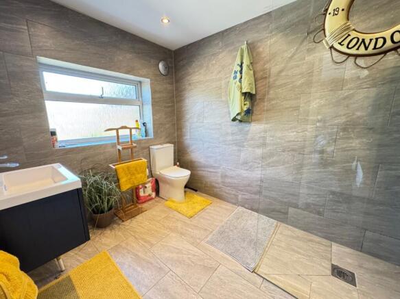 2 bed Terraced for sale Image 5