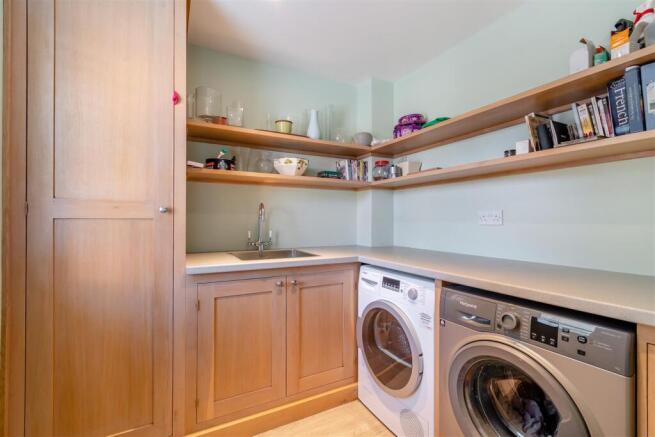 8655519-interior09.jpg