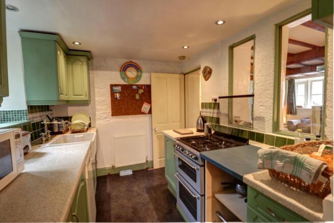 Kitchen photo two