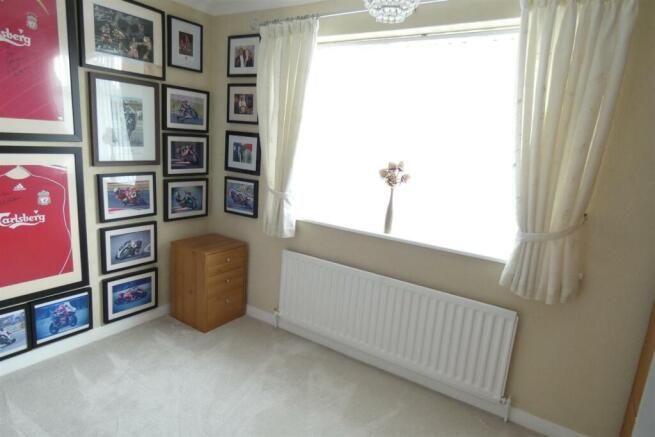 BEDROOM 2