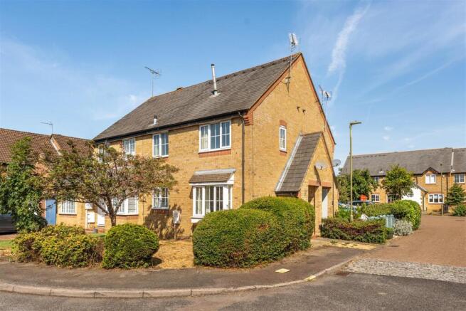 7 Canterbury Close, Banbury-3.jpg