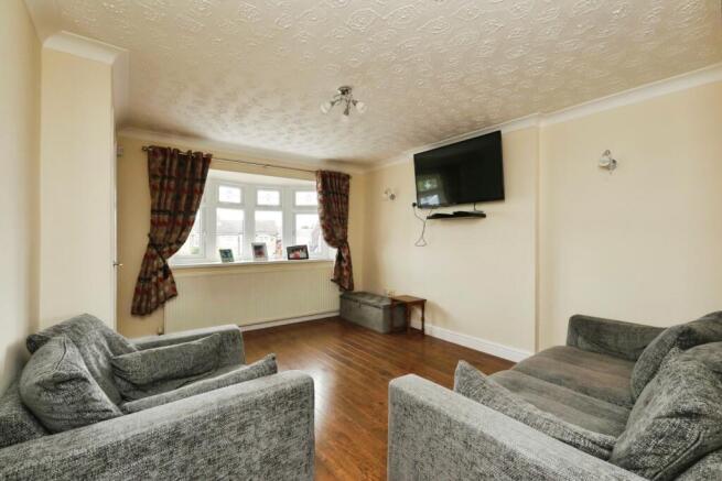 4 bed Detached for sale Image 7