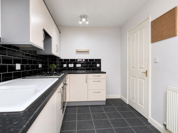 2 bed Town House for sale Image 6