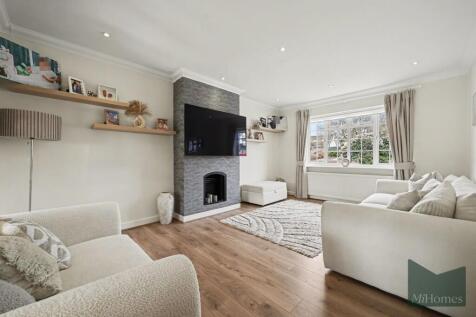 Billy Lows Lane, Potters Bar, EN6