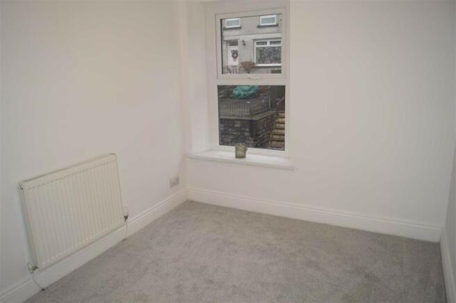 BEDROOM 1 (FRONT)