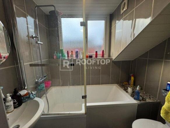 4 bed House Share to rent Image 8