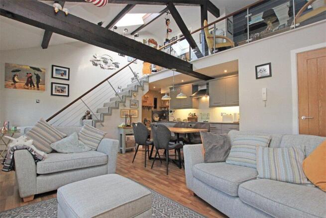 2 bed Apartment for sale Image 5